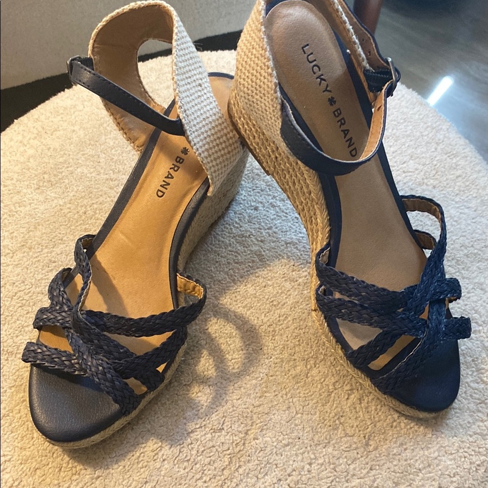 BNWOT Lucky Brand Navy and Tan Wedge Sandals Size 8.5
